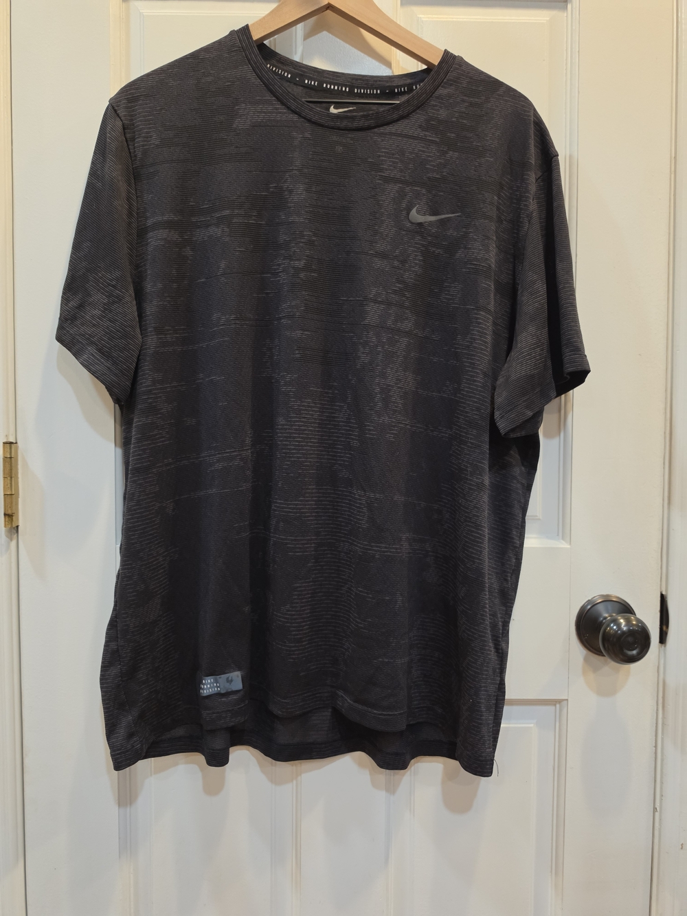 Nike Men’s Charcoal Black Short Sleeve Training Tee